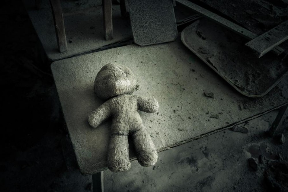 Strigător la cer // O fetiţă de 9 ani din Irpin a fost violată de 11 soldaţi ruşi şi apoi ucisă cu brutalitate. Pe piept i-au desenat un „Z”